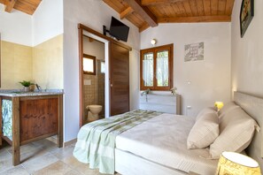 3 chambres, fer et planche à repasser, lit de bébé portatif, Wi-Fi