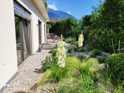 Ruhige Ferienwohnung mit Garten in Privatvilla