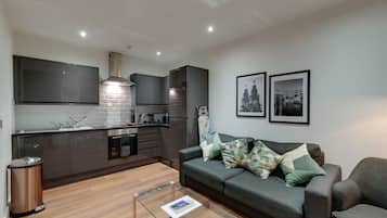 1 habitación, tabla de planchar con plancha, wifi gratis y ropa de cama