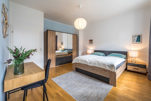 3 bedrooms, iron/ironing board, free WiFi, bed sheets