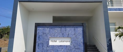 Façana frontal de l'allotjament