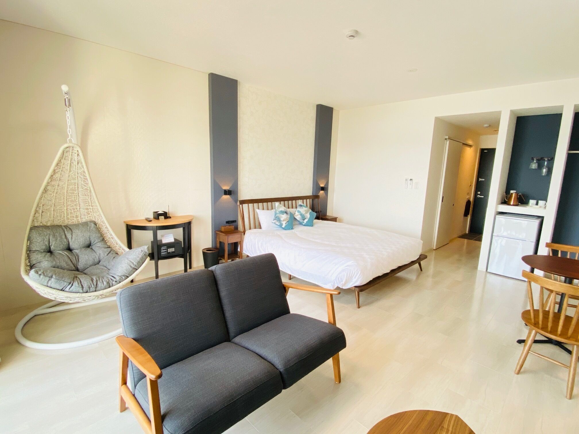 Quarto casal luxo, para não fumantes | Cofres nos quartos, escrivaninha, Wi-Fi de cortesia, roupa de cama