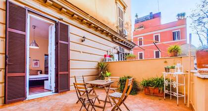Cosy apartment with large terrace near St.Peter's