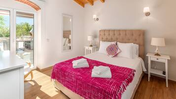 9 Schlafzimmer, BĂŒgeleisen/BĂŒgelbrett, kostenloses WLAN, BettwĂ€sche