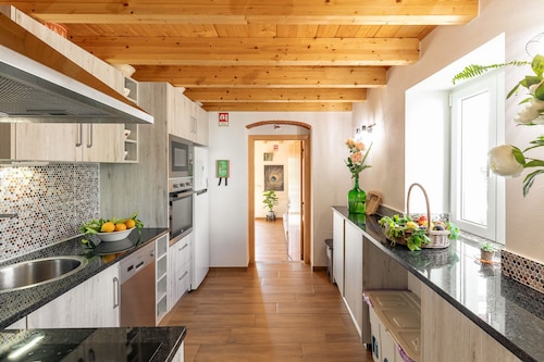 Encantadora "Villa Rodrigues" con aire acondicionado, Wi-Fi, piscina y jardín