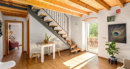 Charming "Villa Rodrigues" with Air Conditioning, Wi-Fi, Pool & Garden