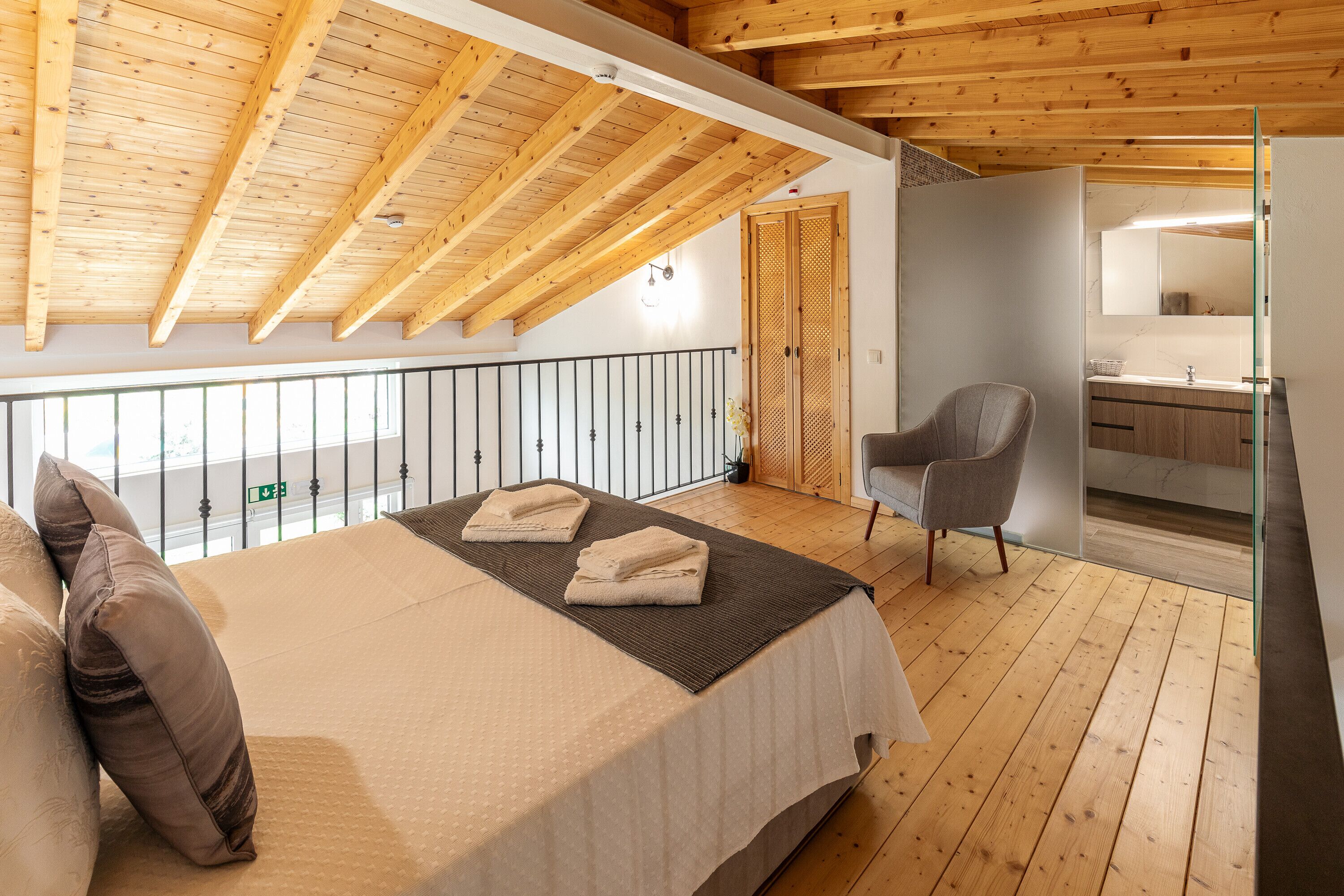 9 slaapkamers, een strijkplank/strijkijzer, gratis wifi, beddengoed