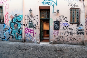 Exterior - The House In Trastevere (Rome)