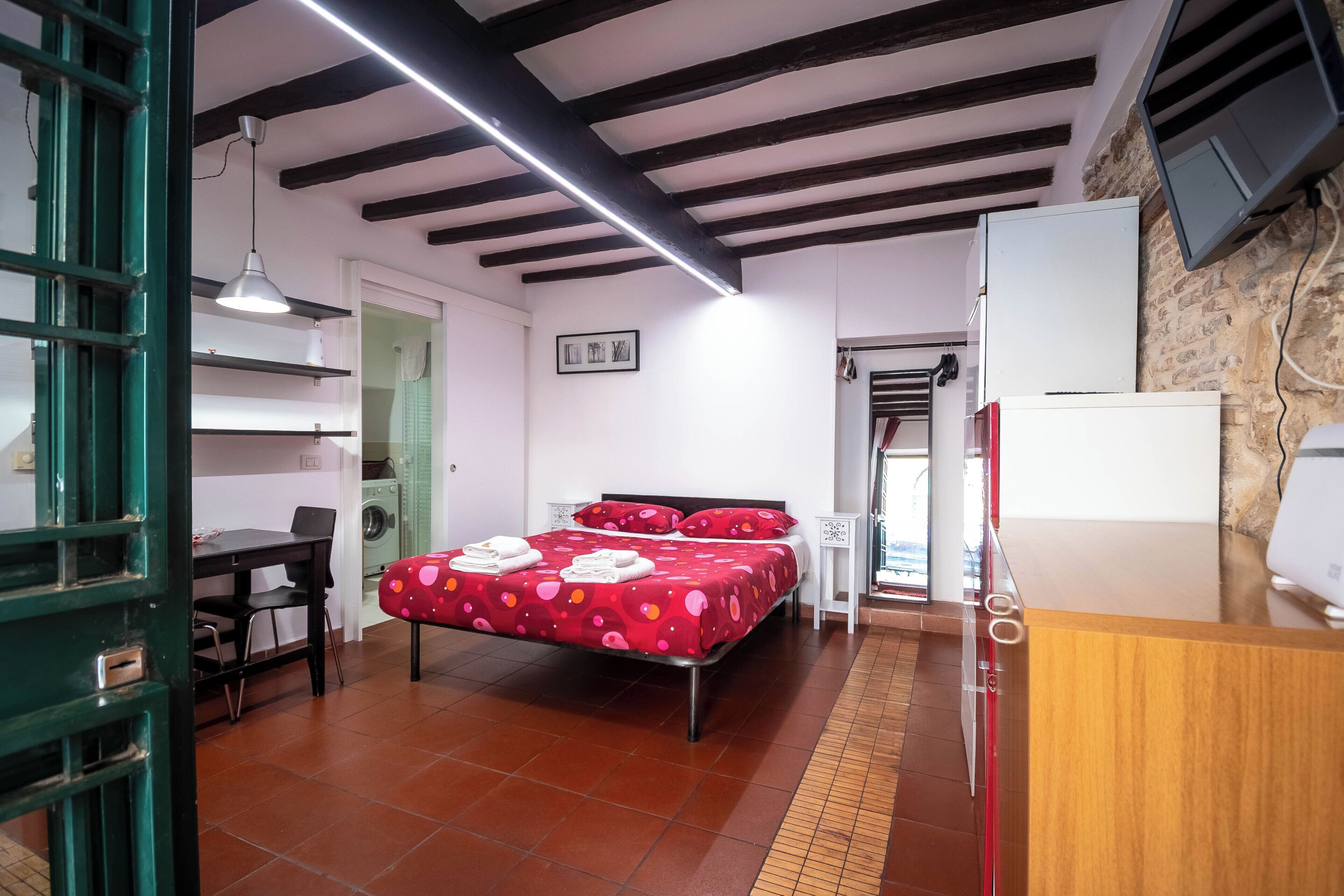 1 bedroom, iron/ironing board, WiFi