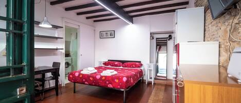 1 bedroom, iron/ironing board, WiFi