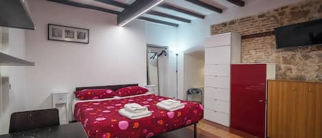 Appartement, 1 chambre, accessible aux personnes à mobilité réduite, vue sur la ville | 1 chambre, fer et planche à repasser, Wi-Fi