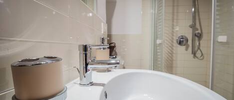Ducha, shampoo