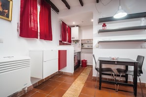 Appartement, 1 chambre, accessible aux personnes à mobilité réduite, vue ville | Intérieur