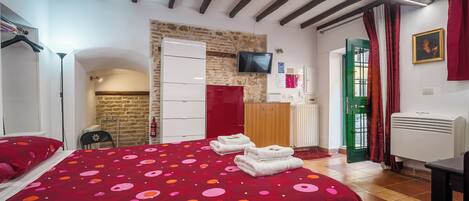 公寓, 1 間臥室, 無障礙, 城市景 | 1 間睡房、熨斗/熨衫板、Wi-Fi