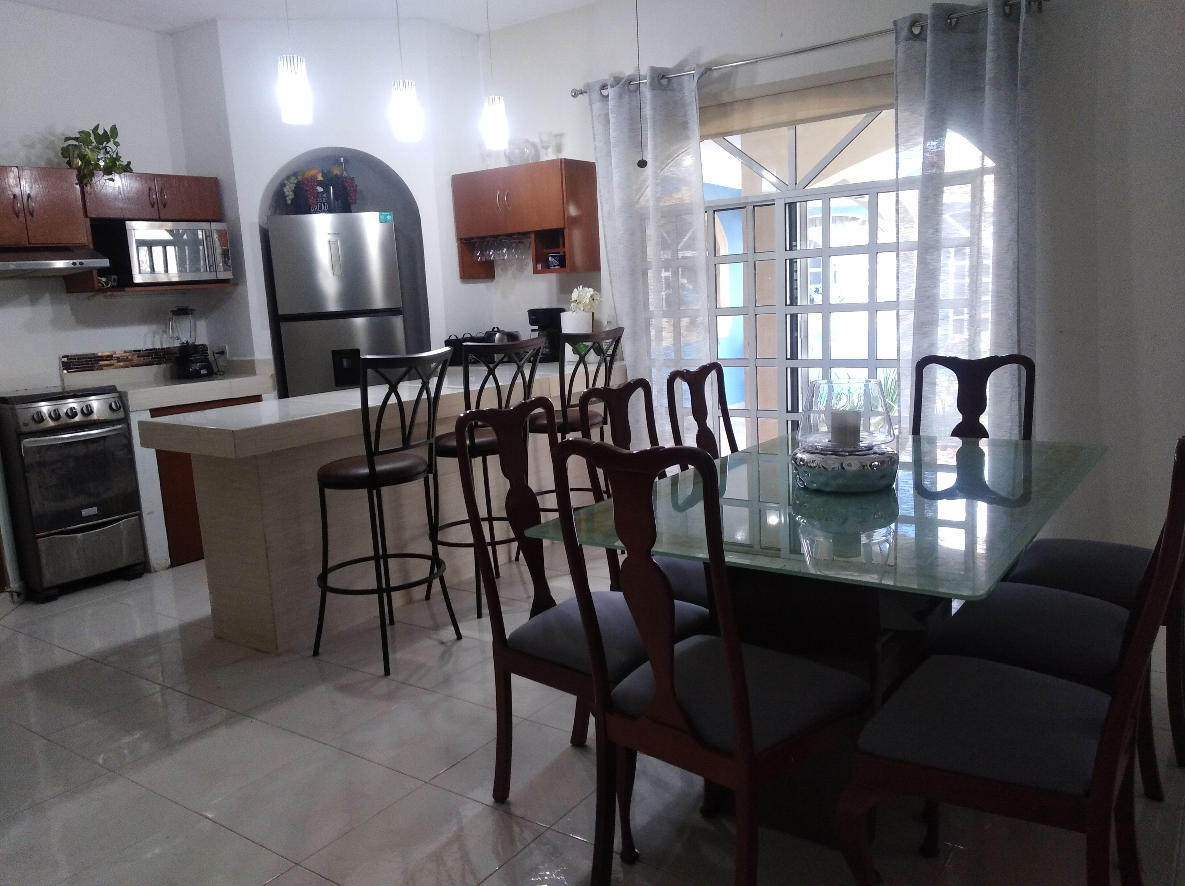 Casa, varias habitaciones, para fumadores, alberca privada | Restaurantes