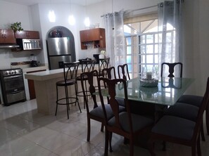 單棟房屋, 多間臥室, 吸煙房, 私人泳池 | 用餐區