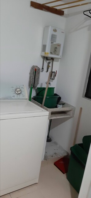 Condo, 3 Bedrooms, Smoking, Microwave | Private kitchen - Apartamento Duplex, Torres Villa Alsacia (Bogotá)