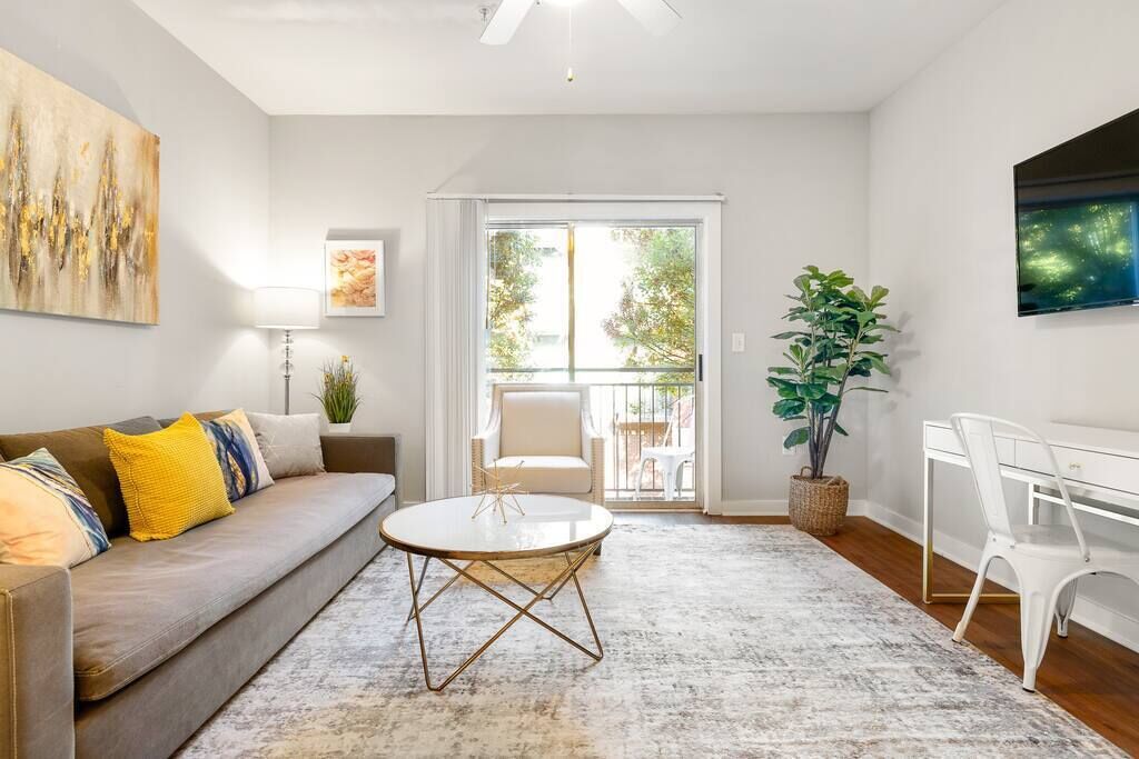 Inman Park 2 BR - Walk to everything! Pool & Gym