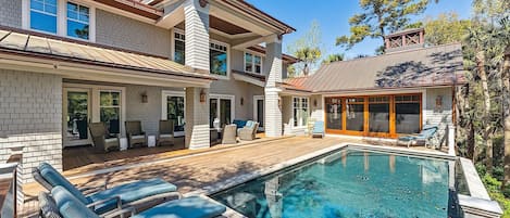 Outdoor pool, a heated pool