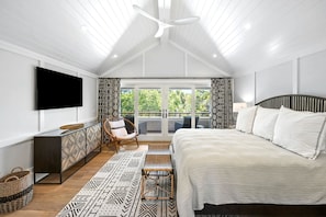 7 habitaciones, escritorio y tabla de planchar con plancha 