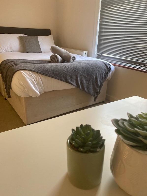 3 bedrooms, iron/ironing board, free WiFi