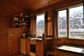 Cottage | Private kitchenette