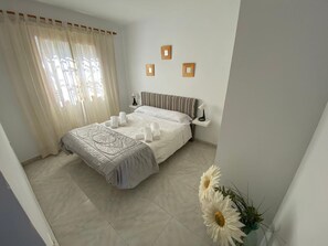 4 bedrooms, iron/ironing board, travel cot, free WiFi