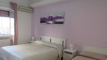 2 chambres, fer et planche Ă repasser, Wi-Fi gratuit, draps fournis