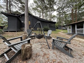 Property grounds - Adventure Cabin 1with 2 Queen Beds (Eureka Springs)