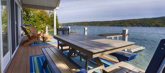 Just Bluffin': Keuka Lake Luxury Rental + Hot Tub! Close to Wineries