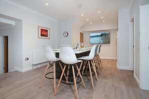 Dining - The Redbanks - Contemporary Apartment by LetMeStay (Ambleside)
