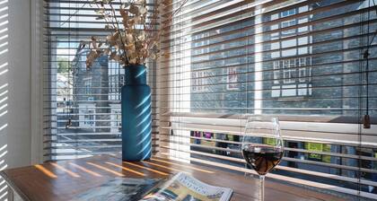 The Redbanks - Contemporary Apartment by LetMeStay