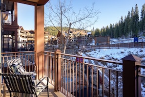 Property grounds - 3BD Residence in the Village at Northstar! Iron Horse South 208 (Truckee)
