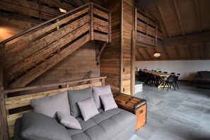 Fernseher, Kamin