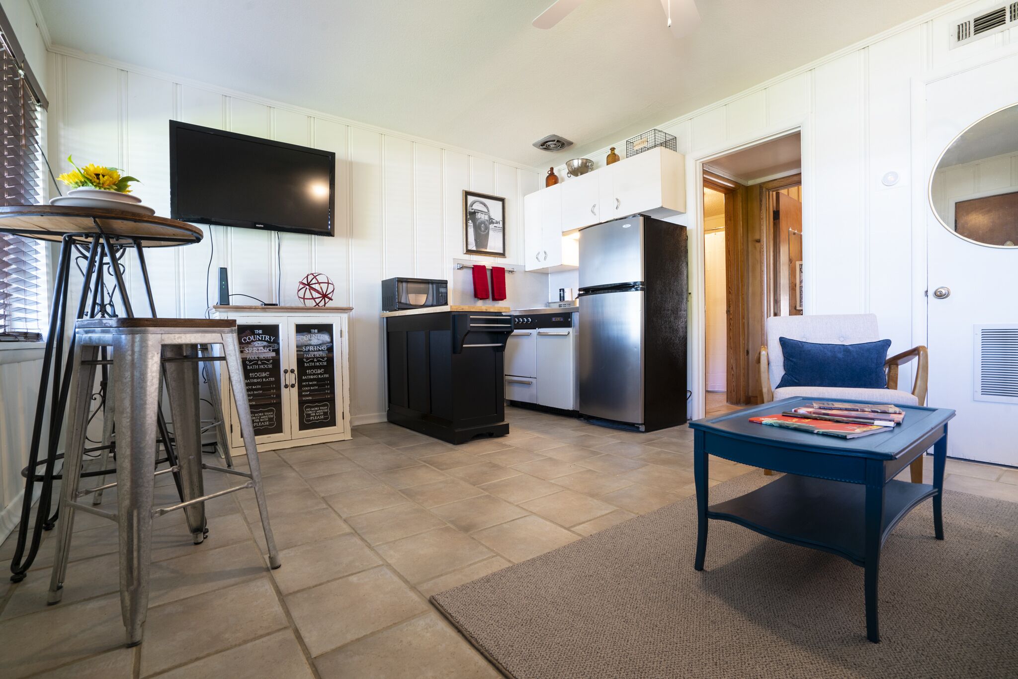 1BR, Lake Condo, Boat Launch & Pool!