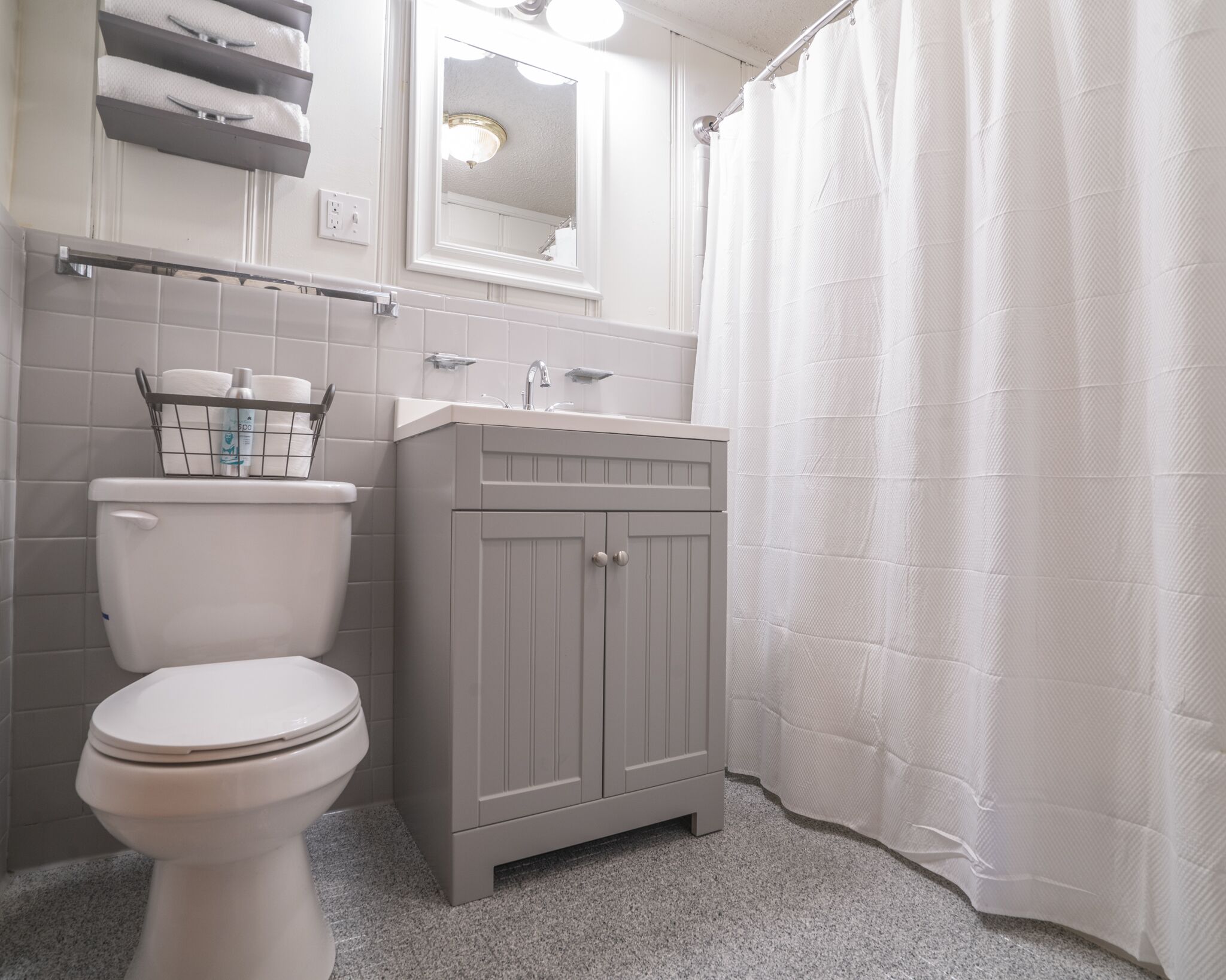 1BR, Lake Condo, Boat Launch & Pool!