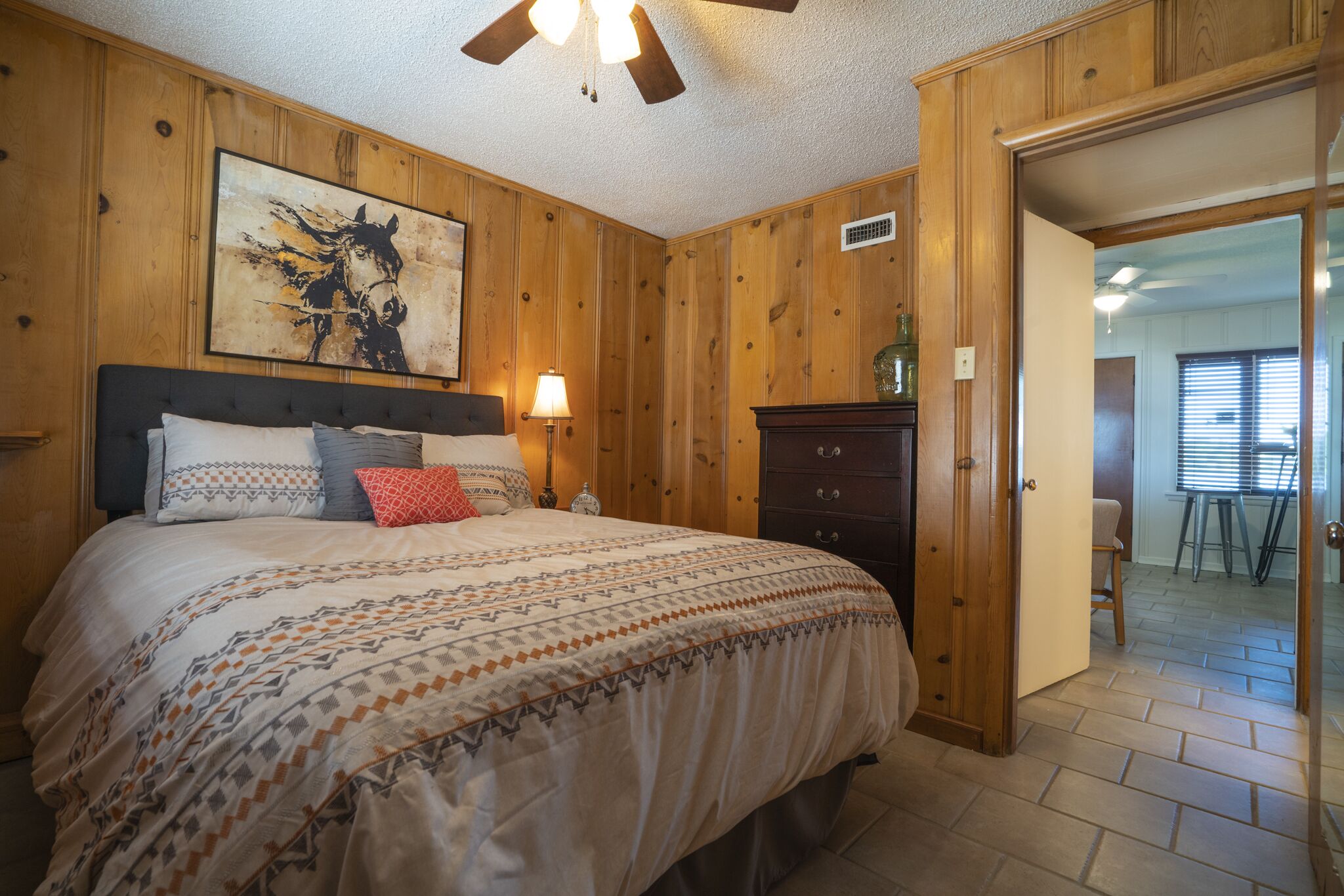 1BR, Lake Condo, Boat Launch & Pool!