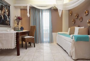 Living area - Golden Bay Apartments-garden Haven (Hersonissos)
