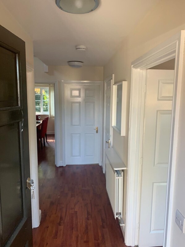 Hallway - 3 bedroom house in Reading (Reading)