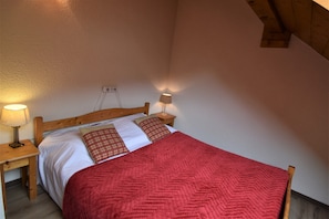4 bedrooms - Claret 2 Apt 12 - Four Bedroom Apartment, Sleeps 10 (Vaujany)
