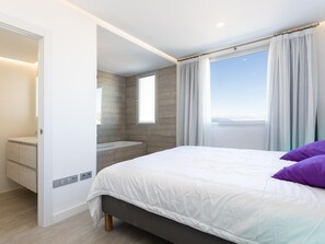 3 chambres, fer et planche à repasser, accès Internet, draps fournis