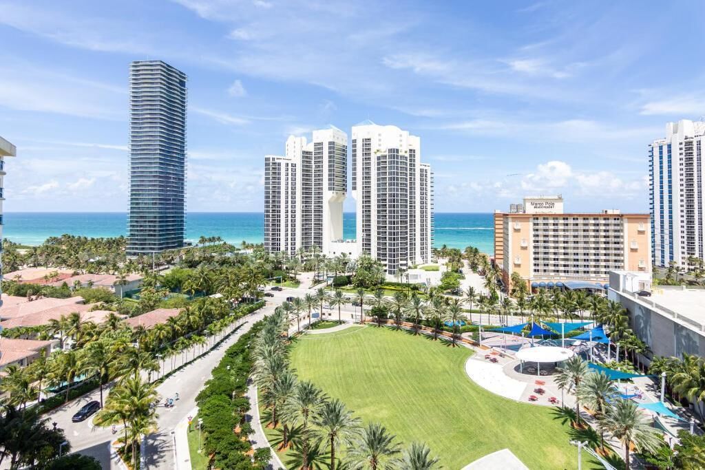 Huge Apartment on 15th Floor With Amazing View