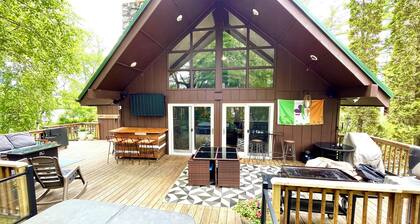 The Sacandaga Lakeside Escape - NEWLY RENOVATED 2024!