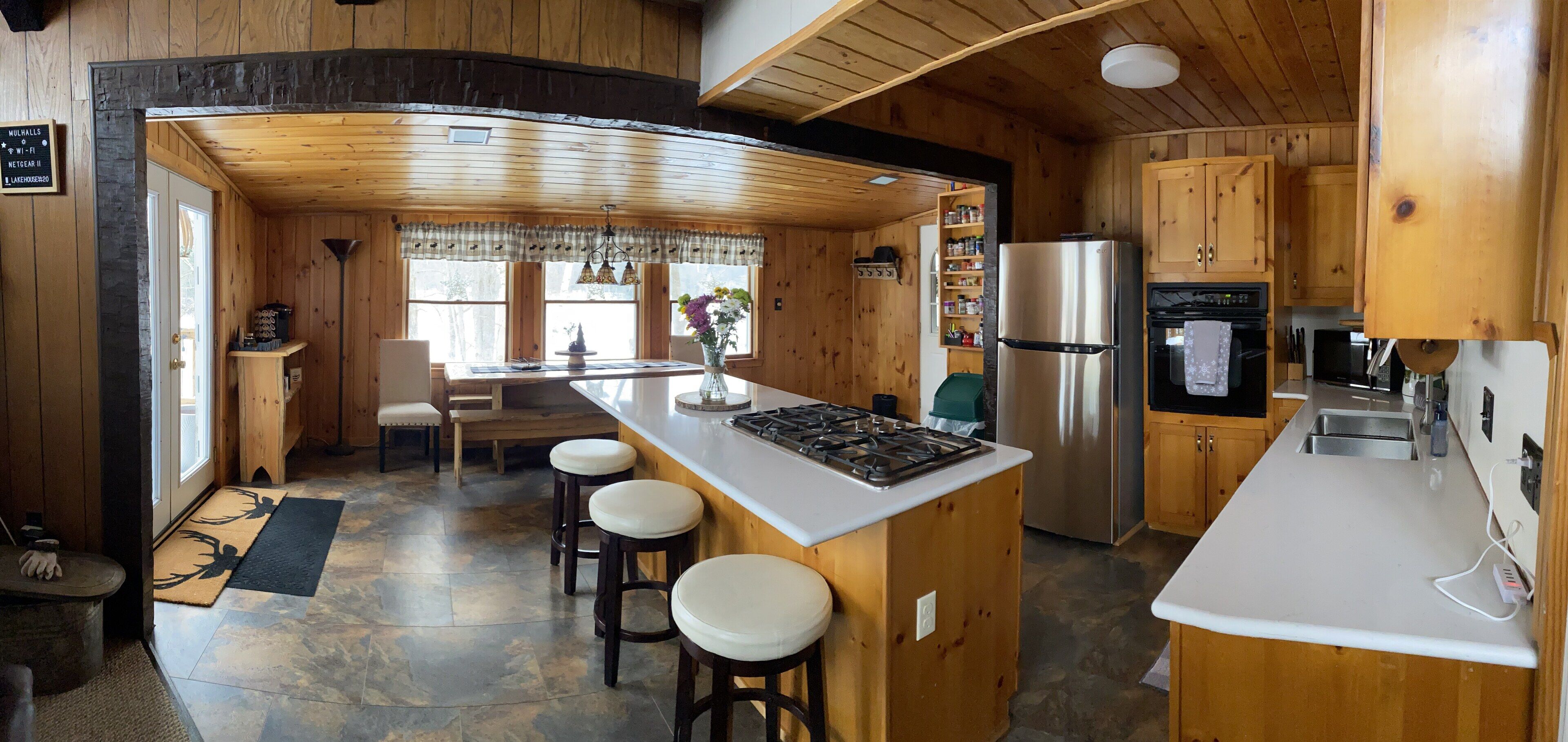 The Sacandaga Lakeside Escape