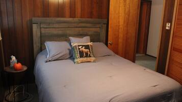 5 soverom, safe på rommet, strykejern/-brett og reiseseng for barn