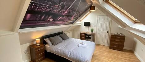 Rumah | 8 kamar tidur, setrika/meja setrika, Wi-Fi gratis, dan seprai linen