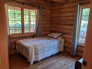 4 bedrooms, free WiFi, bed sheets