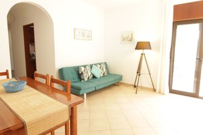 TV - Old Town Apartments 2D (Albufeira)