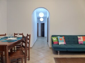 Dining - Old Town Apartments 2D (Albufeira)