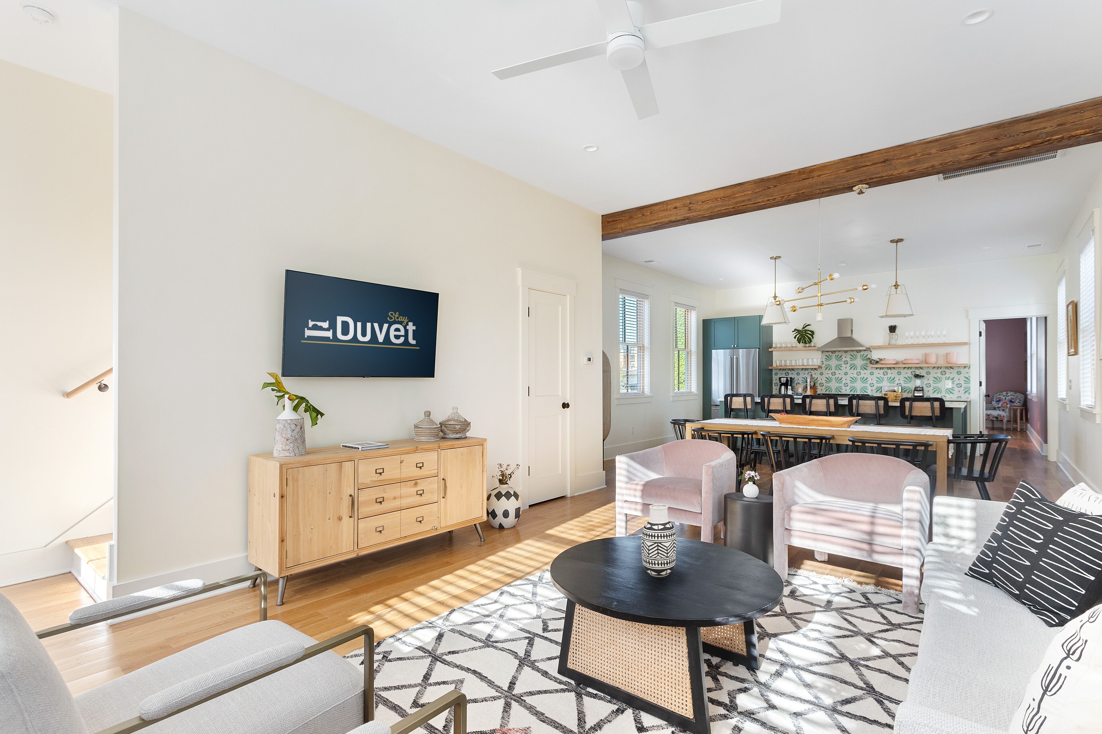 Saint Helena | Walk 2 Min. to King St. Restaurants